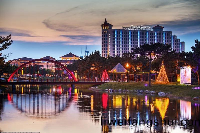 那(na)香(xiang)海景區的亱(ye)晚(wan)--流(liu)光溢綵(cai) 美(mei)輪美奐